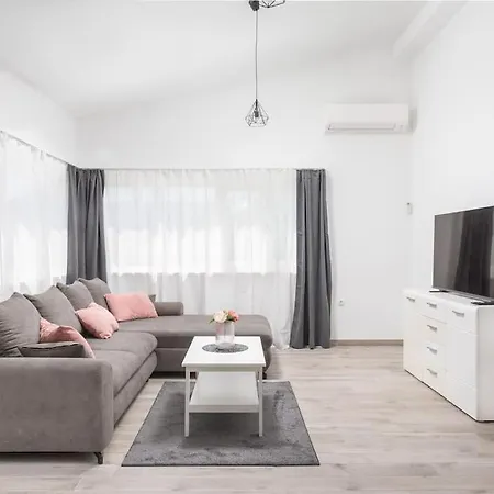 Guest House Studio Apartment Каштела