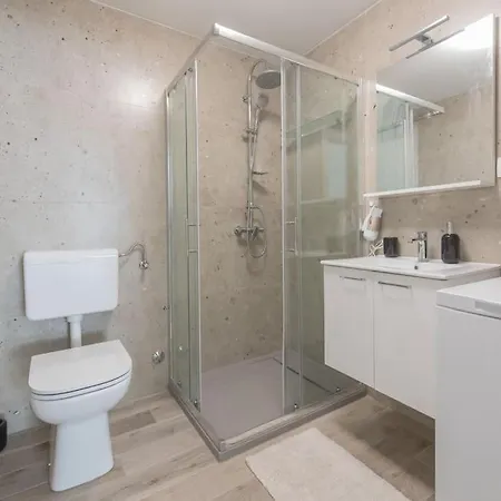 Guest House Studio Apartment *