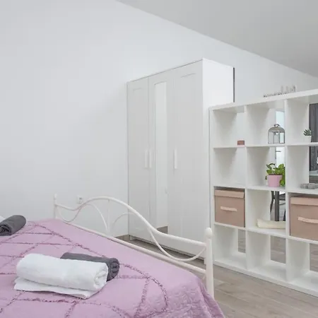 Guest House Studio Apartment Kastela