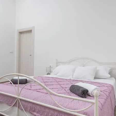 Guest House Studio Apartment *