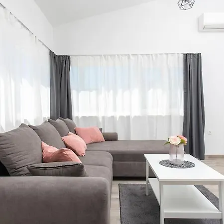Guest House Studio Apartment Kastela