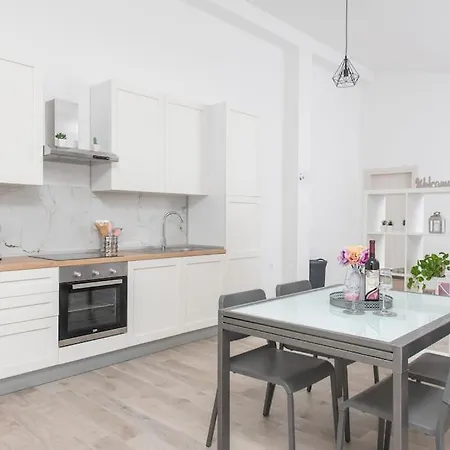 Guest House Studio Apartment Апартаменты *