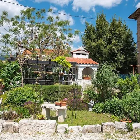 Guest House Studio Apartment Kastela