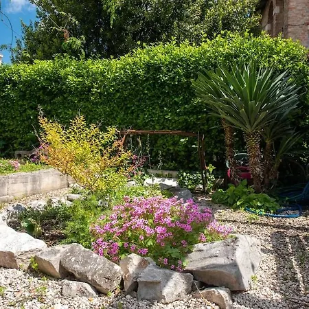 Apartment Guest House Studio Apartment Kastela